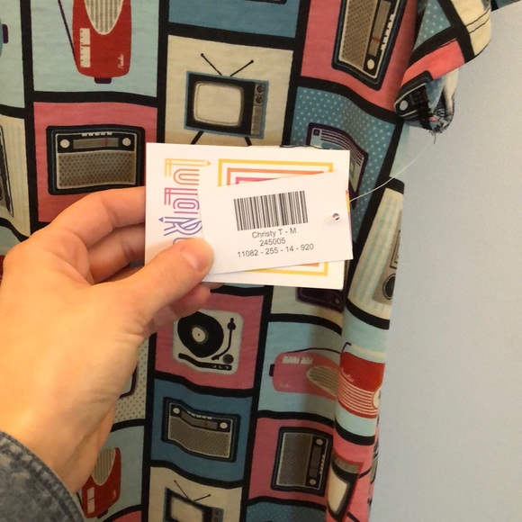 LuLaRoe Christy T - Picture 3 of 4